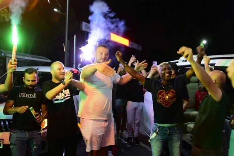 Muğla'da Yattara'ya davul-zurnalı transfer karşılaması yapıldı