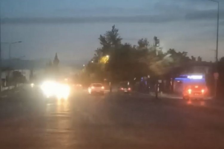 Bursa'da s&uuml;r&uuml;c&uuml; aşırı hızla ters şeritten gitti