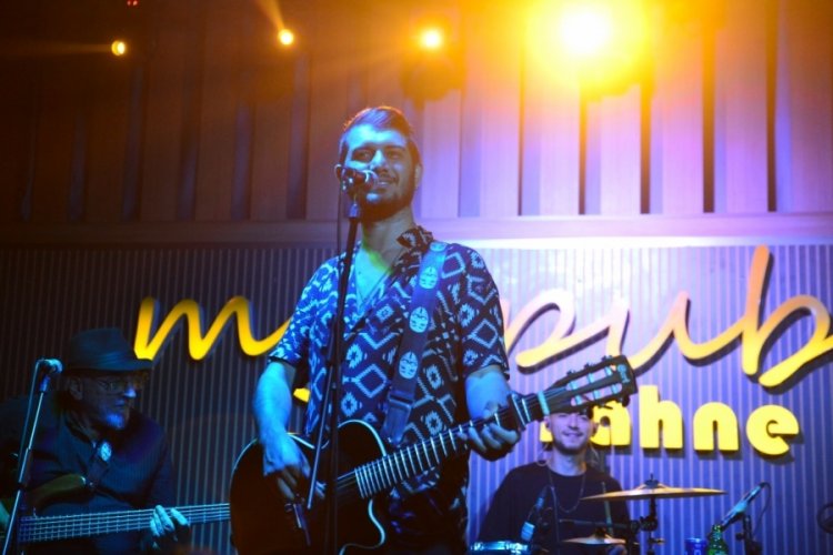 Semih Kandemir ve Riva Orkestrası'ndan keyifli gece