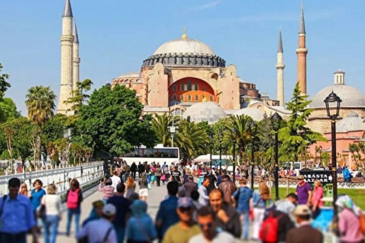 T&uuml;rkiye 7 ayda 23 milyonu aşkın yabancı ziyaret&ccedil;i ağırladı