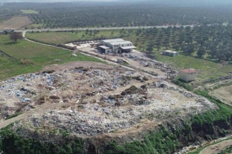 Balıkesir'de &ccedil;&ouml;p dağları tarihe karıştı
