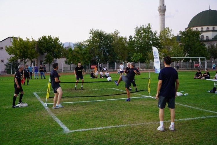 Bursa Kestel'de ayak tenisi heyecanı