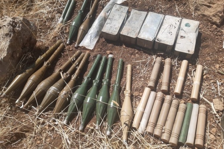 Pen&ccedil;e-Kilit Operasyonu b&ouml;lgesinde ter&ouml;ristlere ait silah ve m&uuml;himmat ele ge&ccedil;irildi