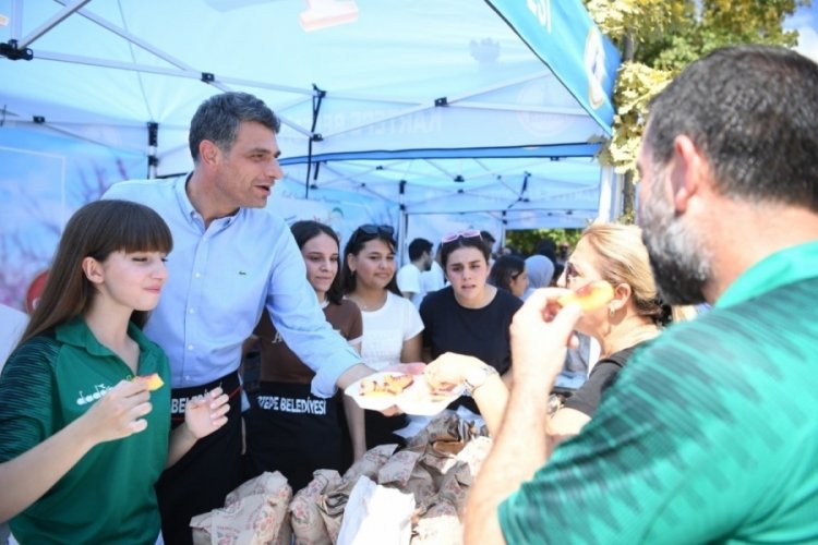 Kocaeli'de rehabilitasyon merkezi yararına 2 ton meyve  satıldı