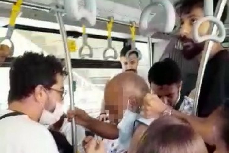 İstanbul'da metrob&uuml;ste sapık dehşeti: Tokat attı
