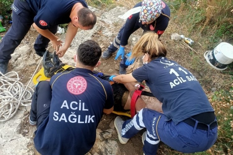 Bursa'da i&ccedil;ki i&ccedil;erken dengesini kaybeden adam, kayalıklardan d&uuml;şt&uuml;