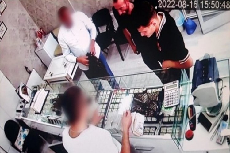 Erzurum'da evden &ccedil;aldıkları altınları kuyumcuda bozduran hırsızlar yakalandı