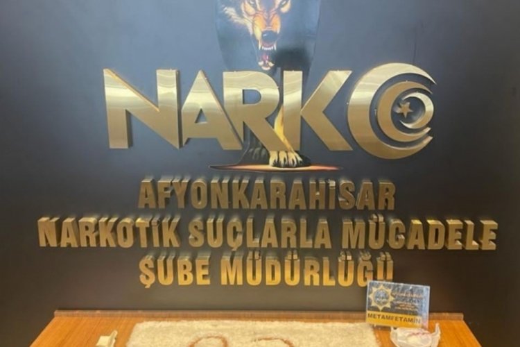 Musluk malzemesi kutusundan 1 kilogram uyuşturucu &ccedil;ıktı