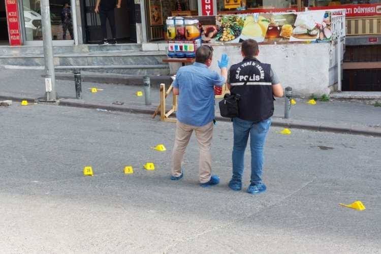 İstanbul K&uuml;&ccedil;&uuml;k&ccedil;ekmece'de silahlı saldırı: 2 &ouml;l&uuml;