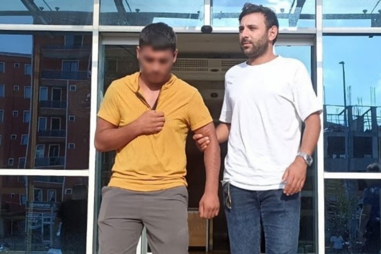 Edirne'de yakalandığı bek&ccedil;ilere biber gazı sıktı