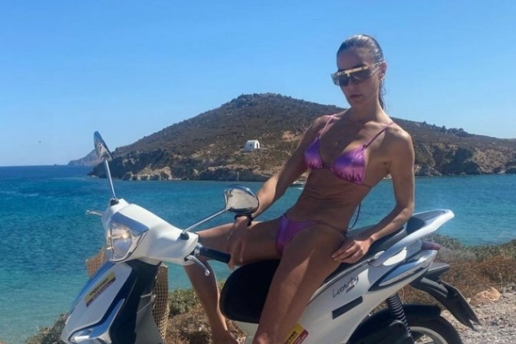Ece S&uuml;kan Yunanistan'a ge&ccedil;ti
