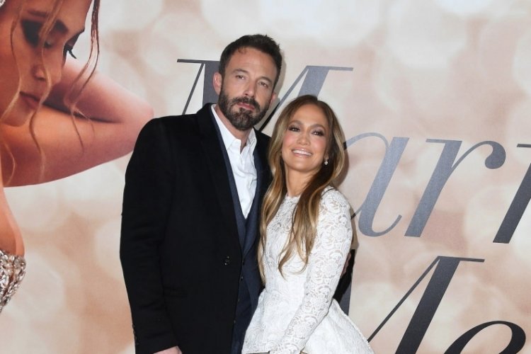 Jennifer Lopez ve Ben Affleck'in d&uuml;ğ&uuml;n&uuml;nden kareler