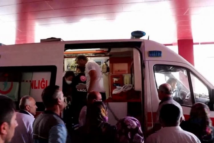 Samsun'da ara&ccedil; şarampole devrildi: 1 &ouml;l&uuml;, 2 yaralı