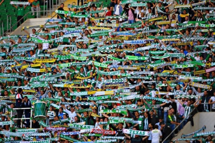Bursaspor'da bir y&ouml;netici daha alacaklarını bağışladı