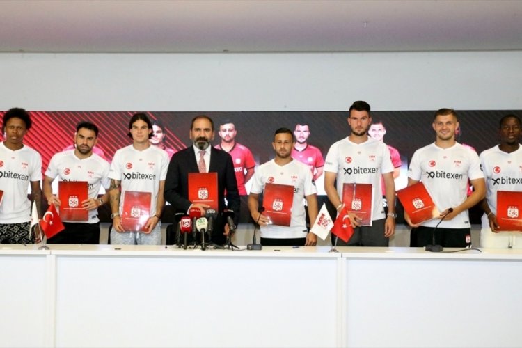 Sivasspor toplu imza t&ouml;reni d&uuml;zenledi