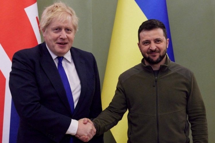 Boris Johnson, Kiev'de Zelensky ile bir araya geldi