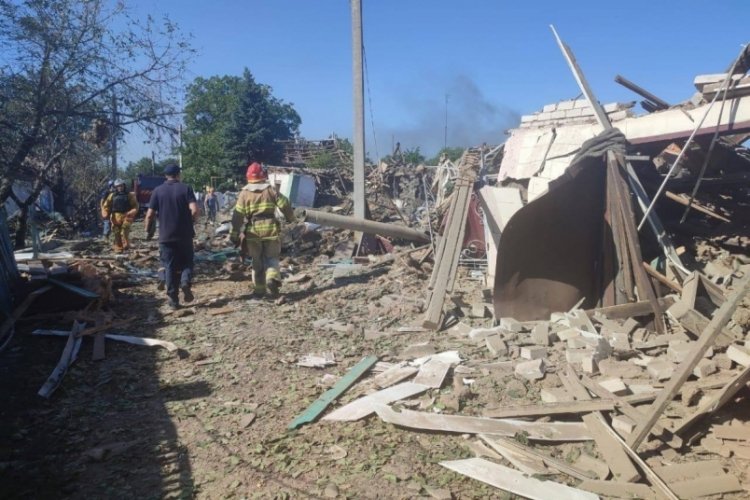 Rusya, Ukrayna'da tren istasyonunu vurdu: 15 &ouml;l&uuml;, 50 yaralı