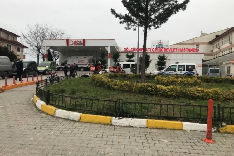 Kocaeli'nde pompalı t&uuml;fekle kendini vurdu, parmakları koptu