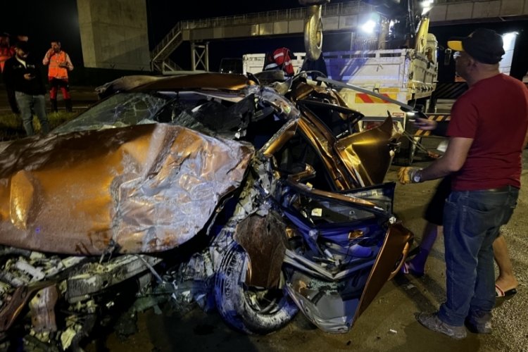 &Ccedil;anakkale'de kayganlaşan yolda feci kaza: 1 &ouml;l&uuml;