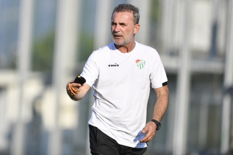 Bursaspor'da as kadro oluşturulmaya &ccedil;alışılıyor