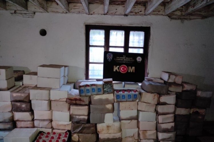 Balıkesir'de ka&ccedil;ak alkol ele ge&ccedil;irildi