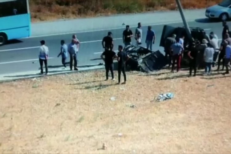 Kahramanmaraş'ta aydınlatma direğine &ccedil;arpan otomobil s&uuml;r&uuml;c&uuml;s&uuml; ağır yaralı