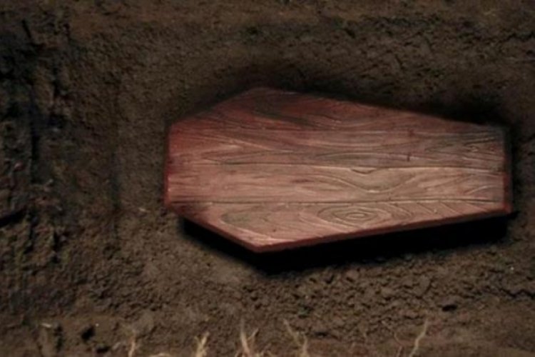 Meksika'da g&ouml;r&uuml;lmemiş cenaze! Tabut a&ccedil;ılınca herkes şaşkına d&ouml;nd&uuml;