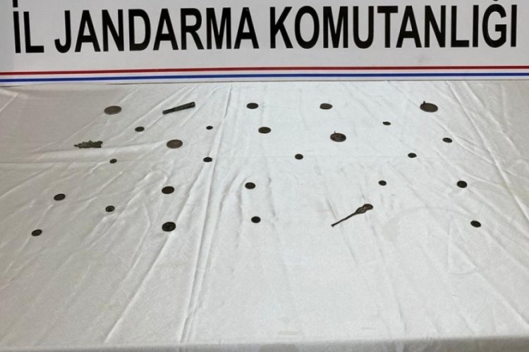 Manisa'da tarihi eser ka&ccedil;ak&ccedil;ısına jandarma darbesi