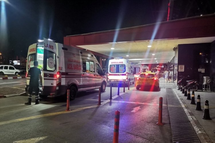 İzmir'de hamile kadın oğlu tarafından 15 yerinden bı&ccedil;aklandı