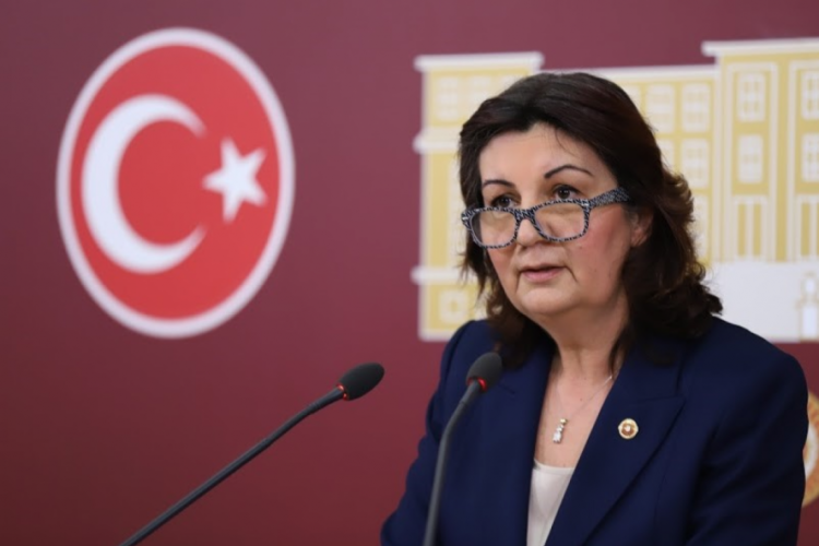 CHP Bursa Milletvekili Lale Karabıyık'dan KYK yurtları a&ccedil;ıklaması