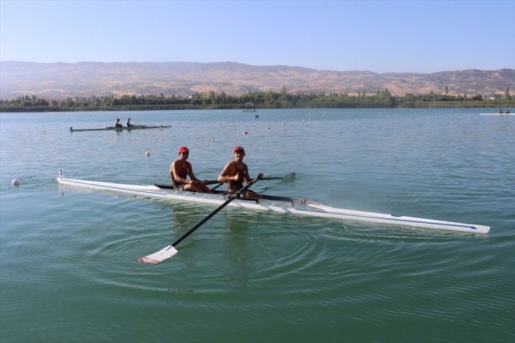 Adıyaman'da Gen&ccedil;ler T&uuml;rkiye K&uuml;rek Şampiyonası başladı