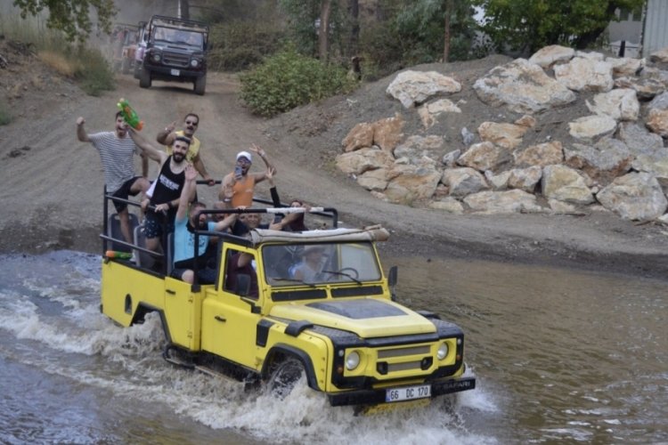 Muğla'daki cip turu kazasından son g&ouml;r&uuml;nt&uuml;ler ortaya &ccedil;ıktı