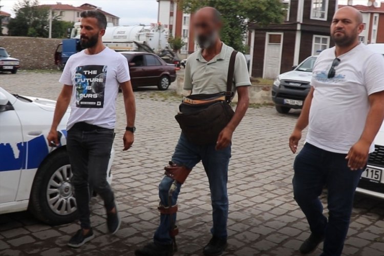 D&uuml;zce'de insanların duygularıyla oynayan dilenci yakalandı