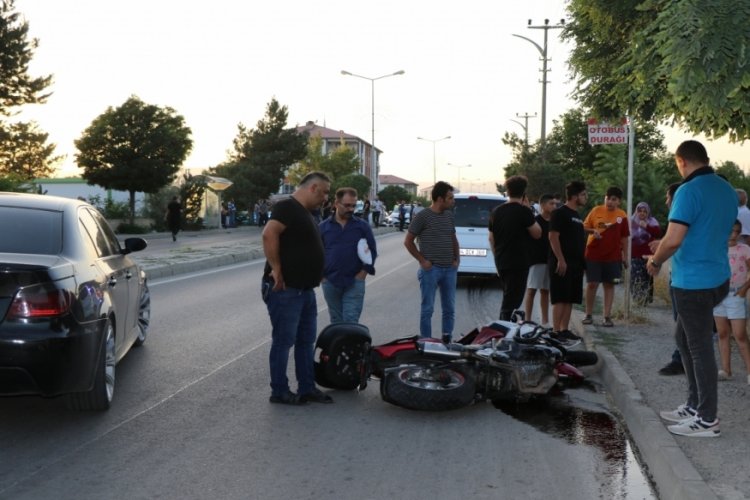 Aydın'da motosikletle otomobil &ccedil;arpıştı: 2 yaralı