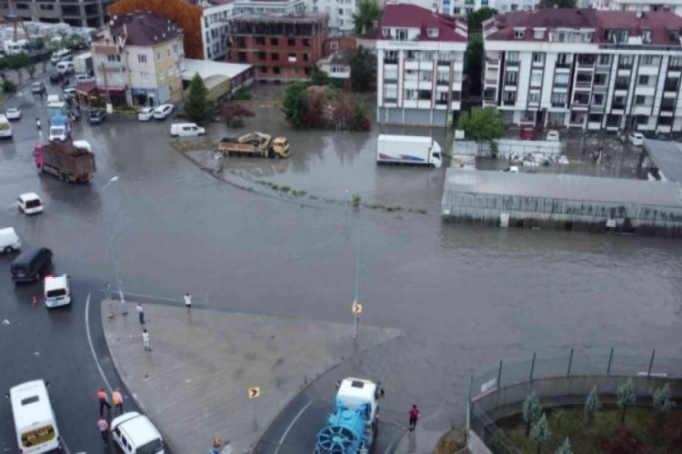 İstanbul Esenyurt'ta yağmur su baskınlarına neden oldu