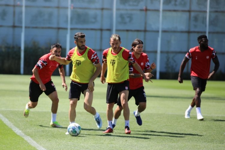 Sivasspor, Beşiktaş ma&ccedil;ı hazırlıklarını s&uuml;rd&uuml;r&uuml;yor
