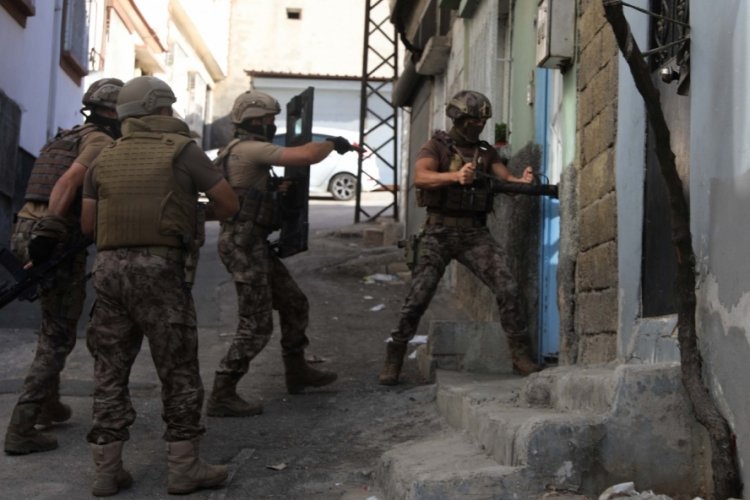 Gaziantep'te uyuşturucu operasyonu: 20 kişiye g&ouml;zaltı