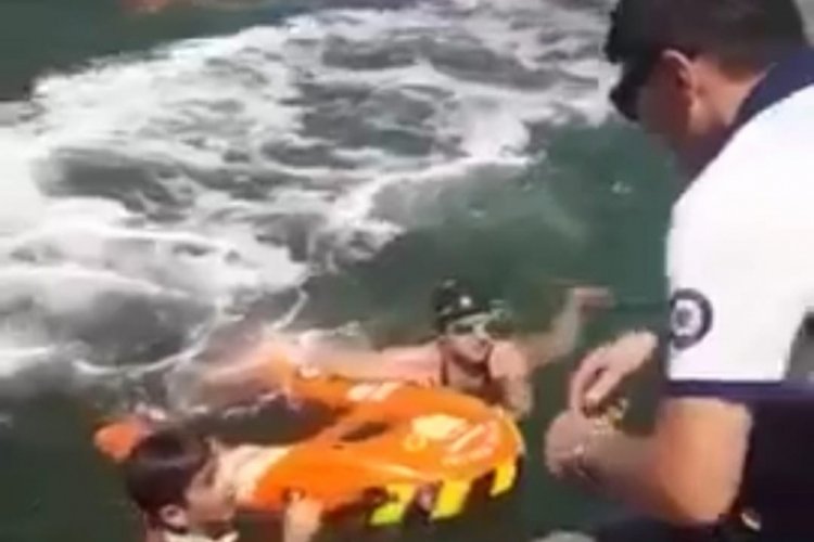 Polis, Van G&ouml;l&uuml;'nde hayat kurtardı