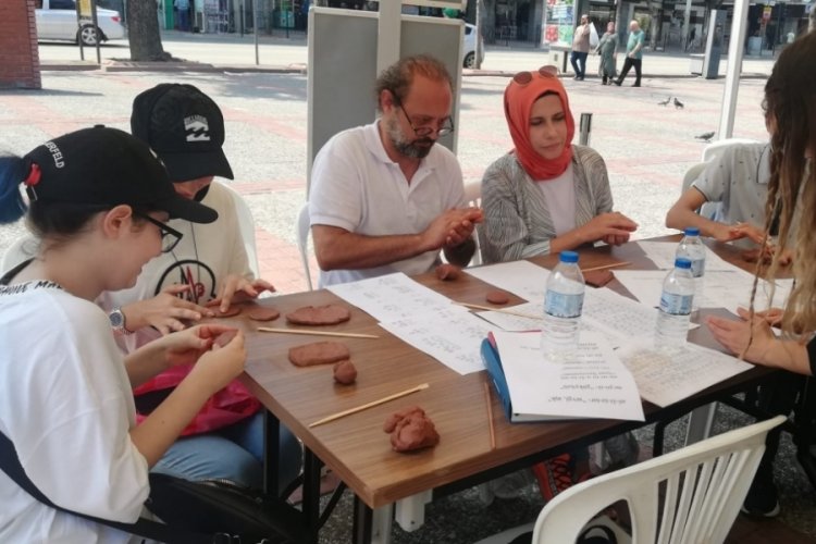 T&uuml;rkiye'de bir ilk: Bursa'da tarih &ouml;ncesi yaşam yeniden canlanıyor