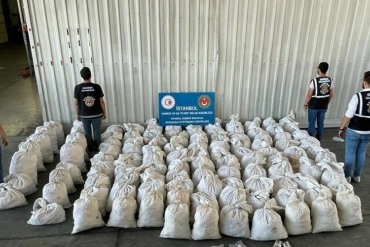 İstanbul Ambarlı Limanı'nda 12.3 milyon adet "captagon" hap ele ge&ccedil;irildi