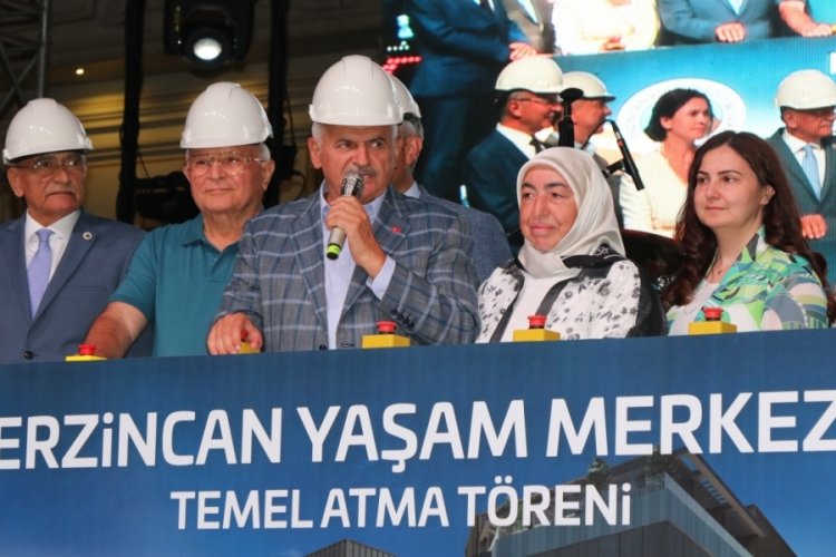 Erzincan'da Binali Yıldırım, Yaşam Merkezi'nin temel atma t&ouml;renine katıldı
