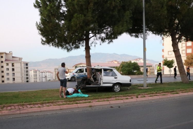 Kahramanmaraş'ta bir aylık evli &ccedil;ifti ayıran kaza
