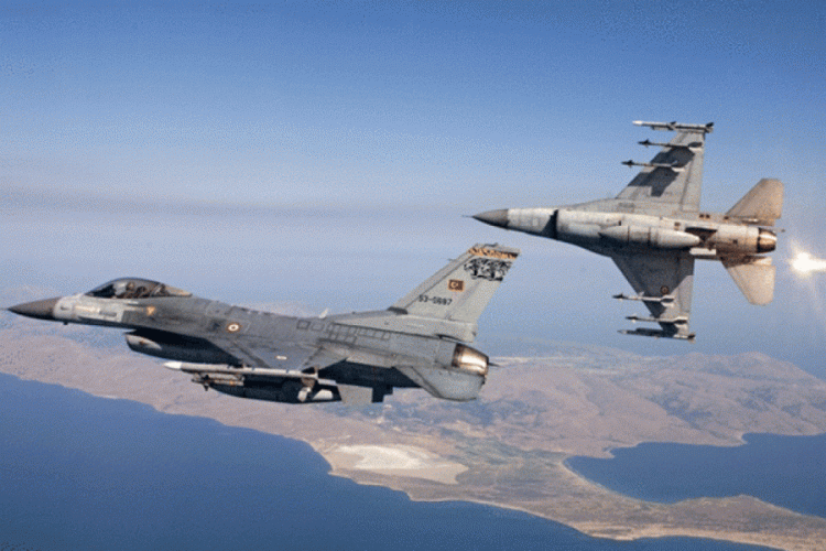 Yunanistan'dan T&uuml;rk jetlerine taciz