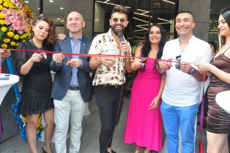 Derma Feris G&uuml;zellik Salonuna g&ouml;rkemli a&ccedil;ılış