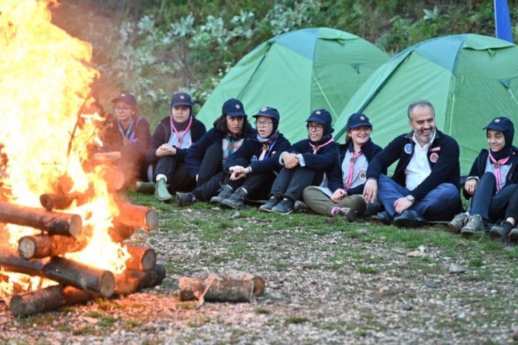 Uludağ eteklerinde izcilerin kamp keyfi