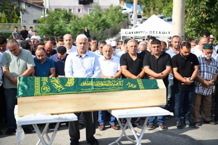 Kocaeli'nde damat kayınpederini &ouml;ld&uuml;rd&uuml; eşini ağır yaraladı