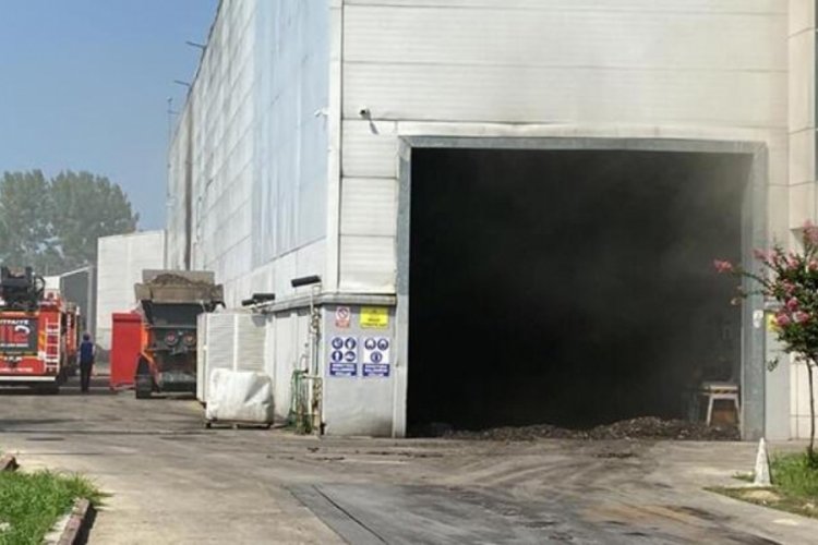 Kocaeli'de geri d&ouml;n&uuml;ş&uuml;m tesisinde yangı &ccedil;ıktı