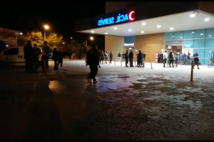 Bursa'da kamyonetin duvara sıkıştırdığı iş&ccedil;i feci şekilde can verdi!