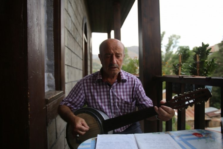 M&uuml;zisyen aile 88 yıllık konakta hayatlarını devam ettiriyor