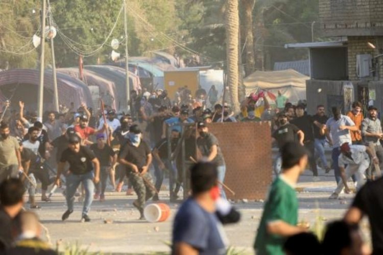 İran, Irak ile t&uuml;m kara sınırlarını kapattı